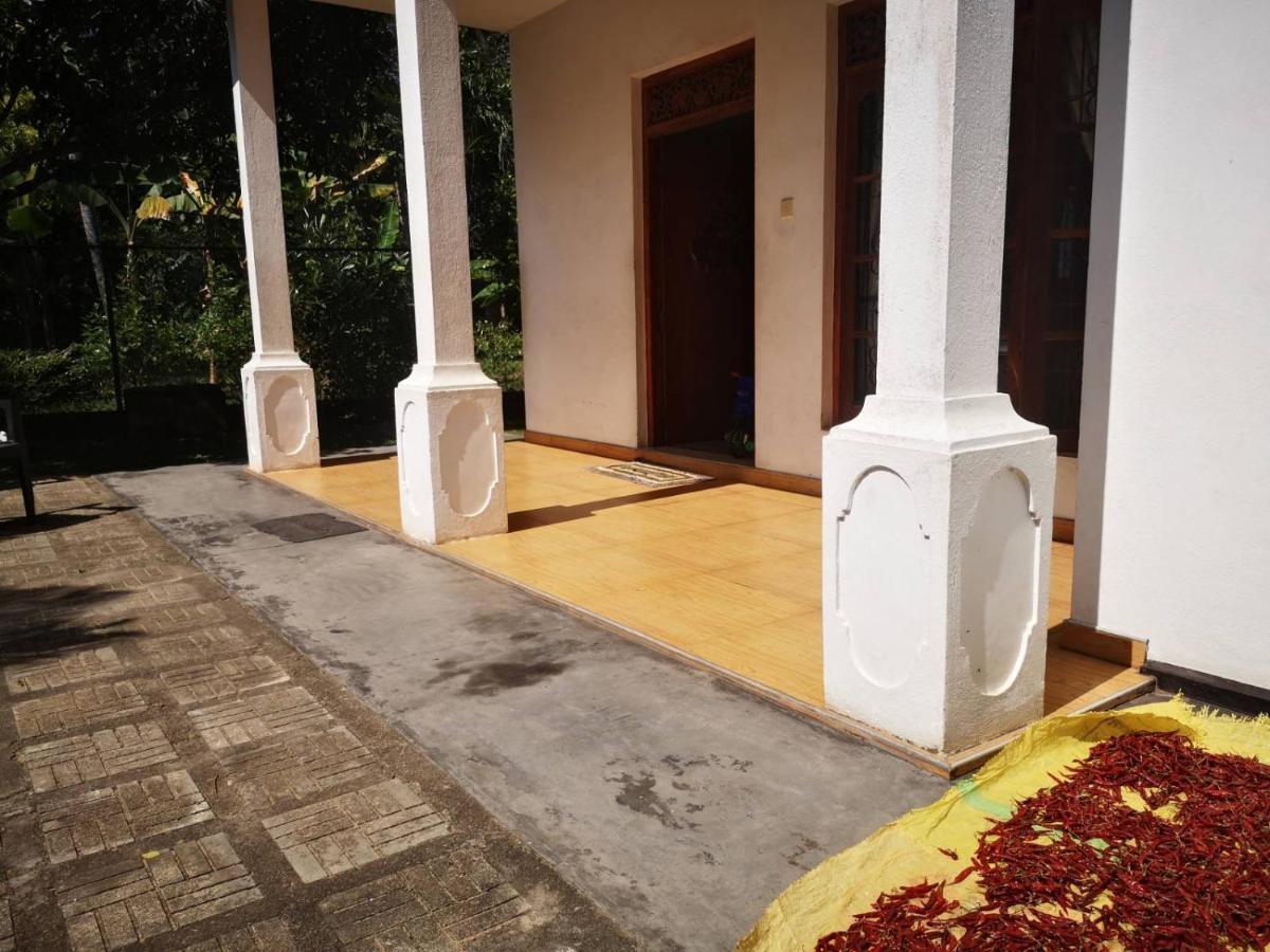 Sithu Guesthouse Bentota Bagian luar foto
